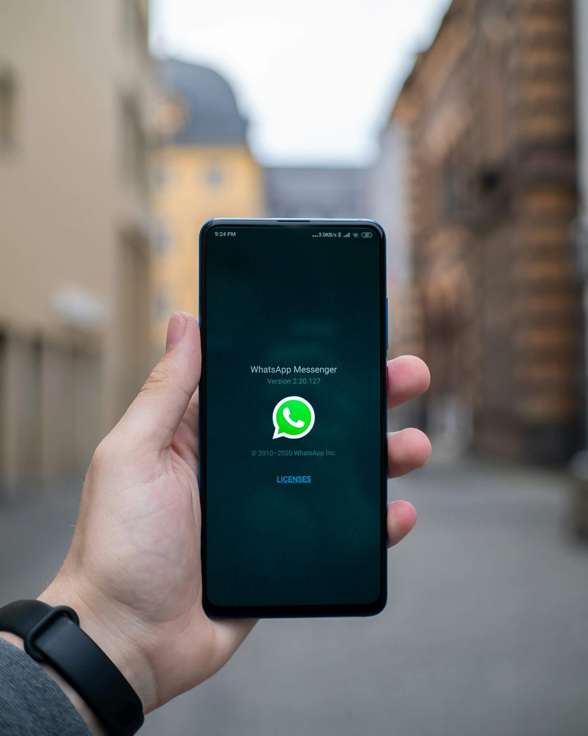 Why Stop WhatsApp from Running in the Background